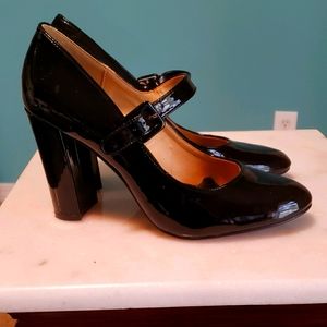 4/$20 Black heeled shoes